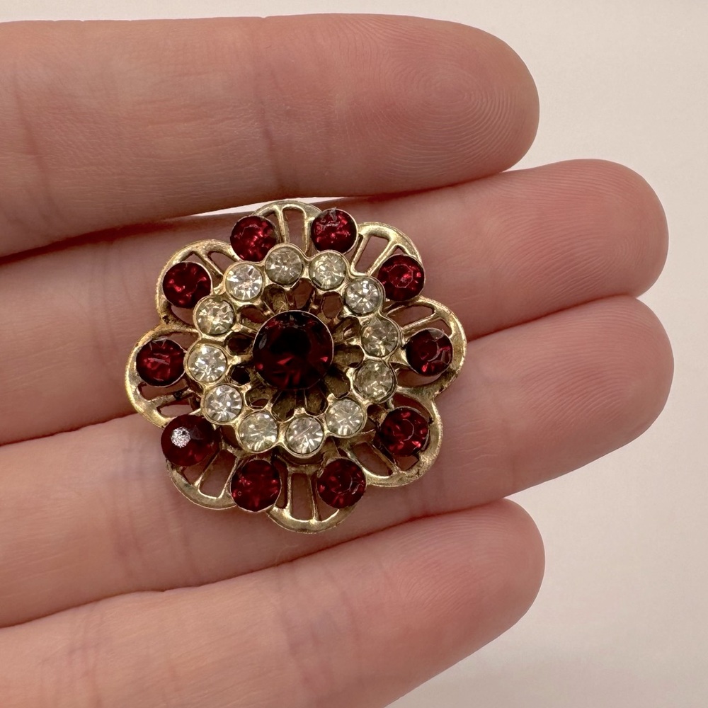 VINTAGE Gold-Tone Red Crystal Flower Brooch